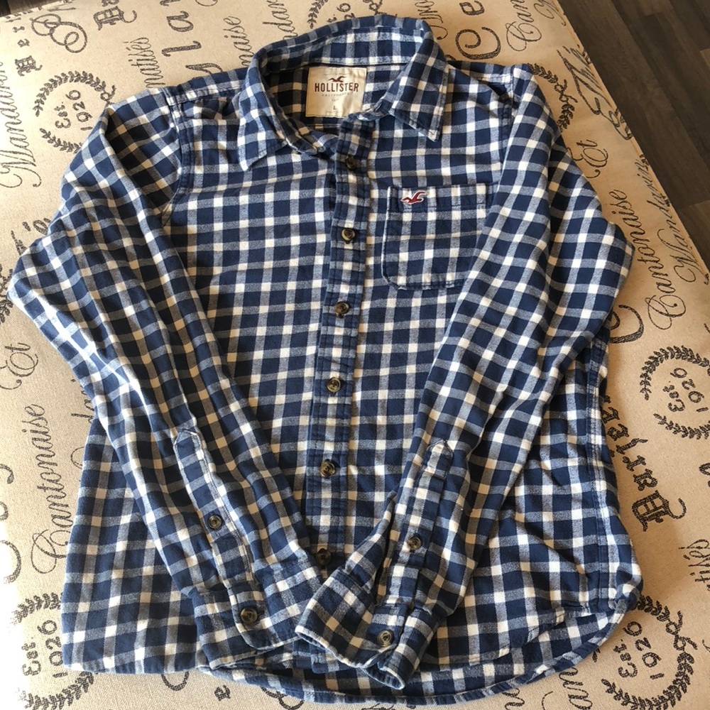 Hollister Men’s Button-up Size Large